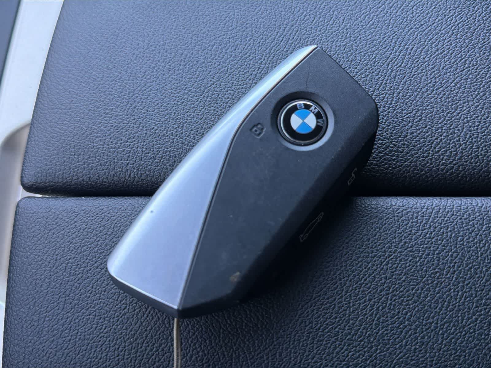 Thumbnail: 2025 BMW iX - 27