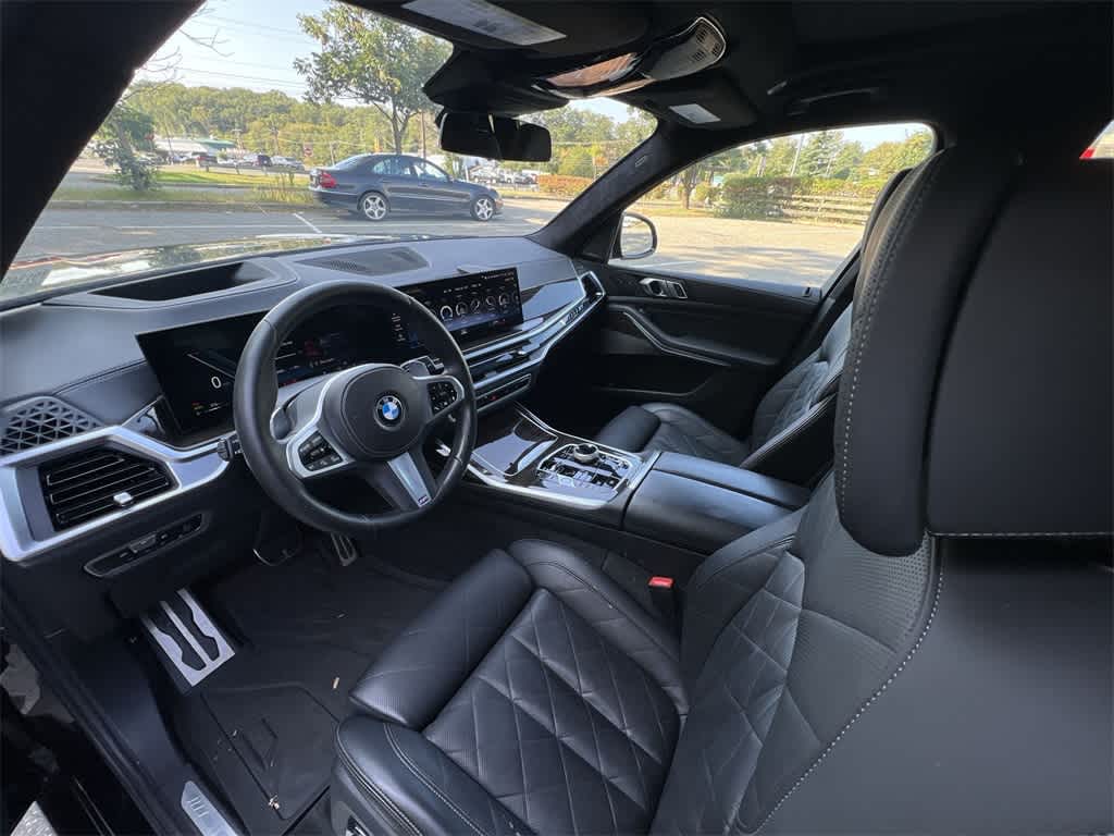 Thumbnail: 2023 BMW X7 - 10
