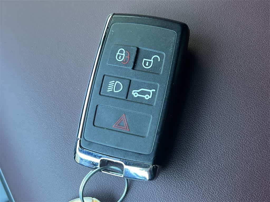 Thumbnail: 2025 Land Rover Range Rover - 28