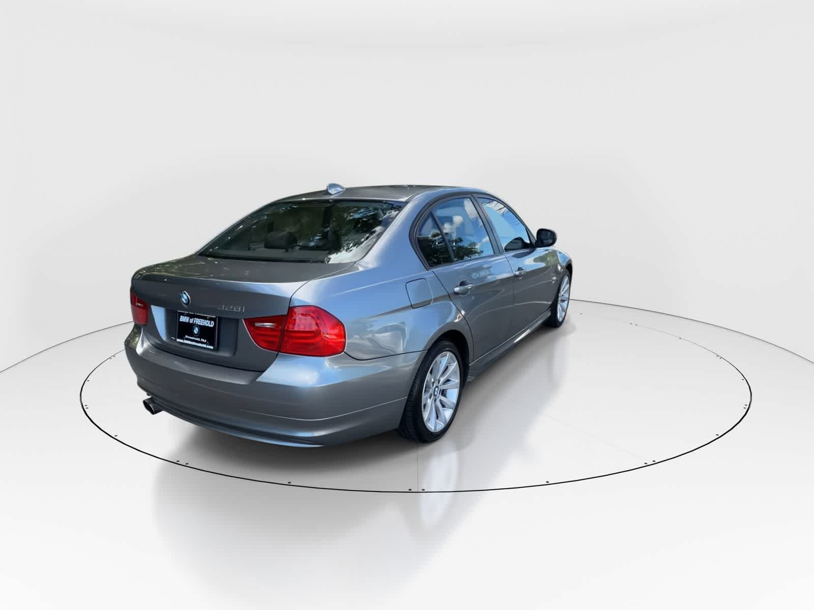 Thumbnail: 2011 BMW 3 Series - 8