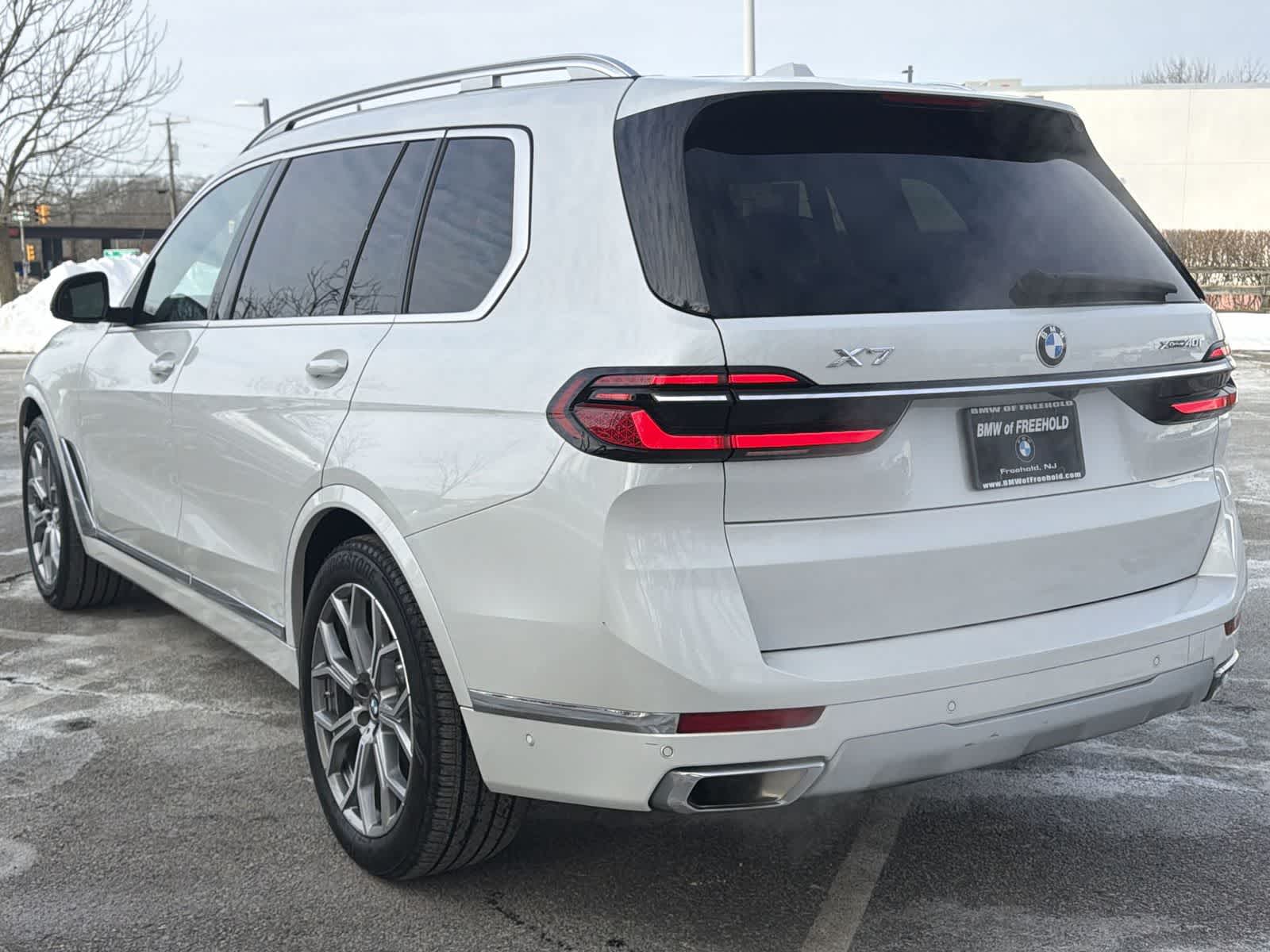 Thumbnail: 2024 BMW X7 - 12