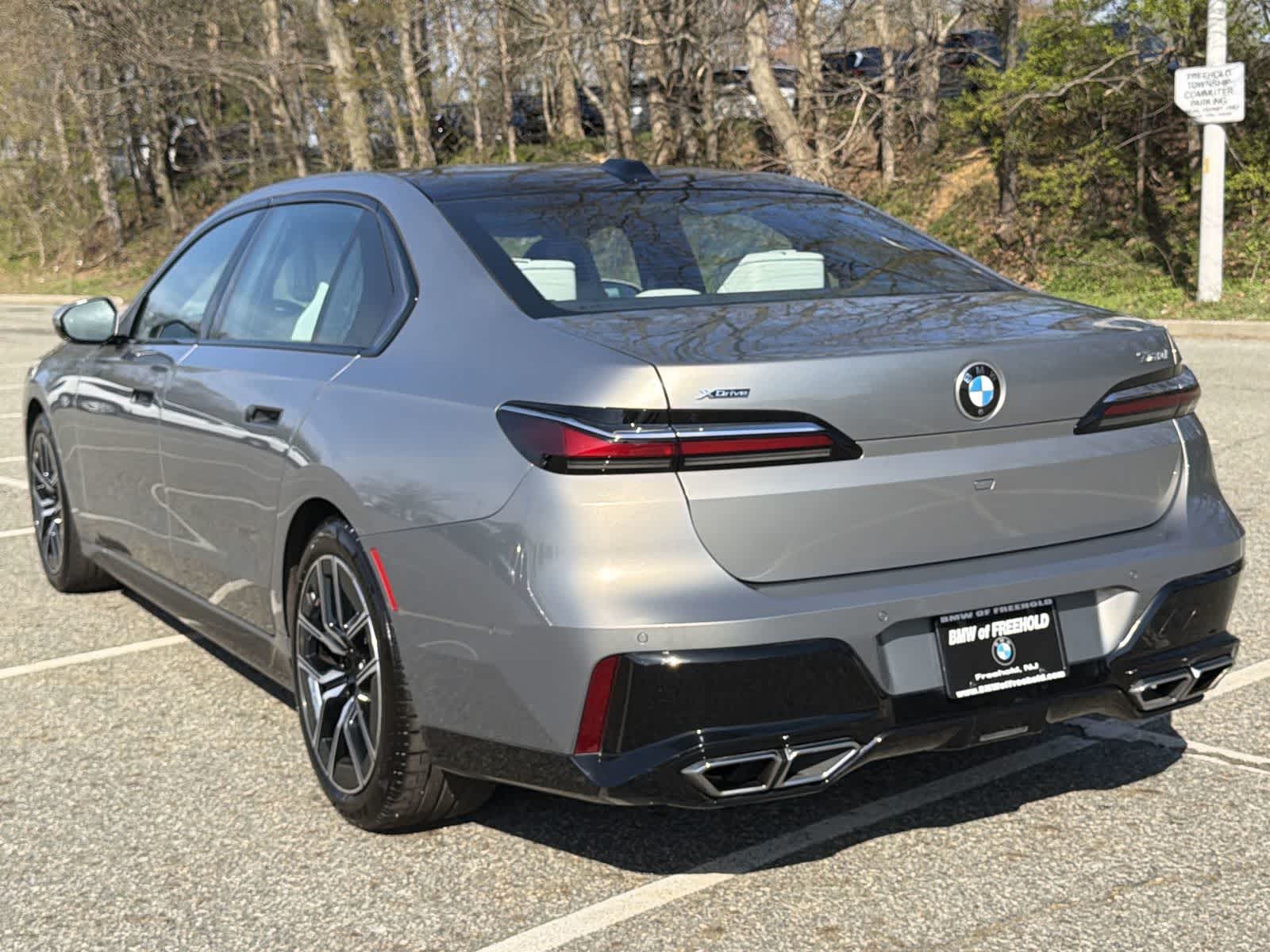 Thumbnail: 2023 BMW 7 Series - 12