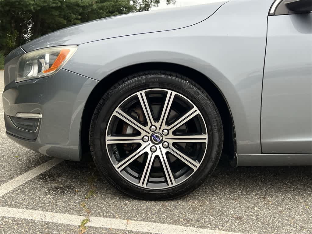 Thumbnail: 2018 Volvo S60 - 16