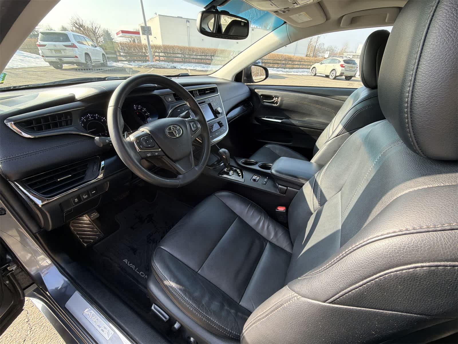 Thumbnail: 2016 Toyota Avalon - 10