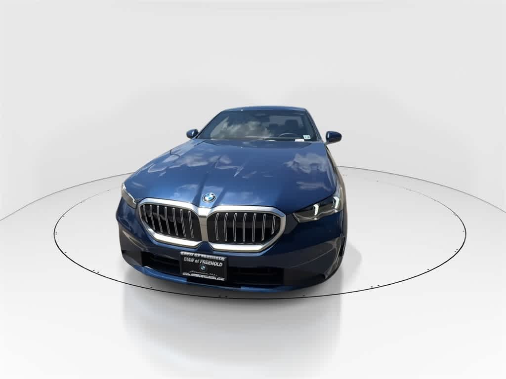 Thumbnail: 2025 BMW 5 Series - 3