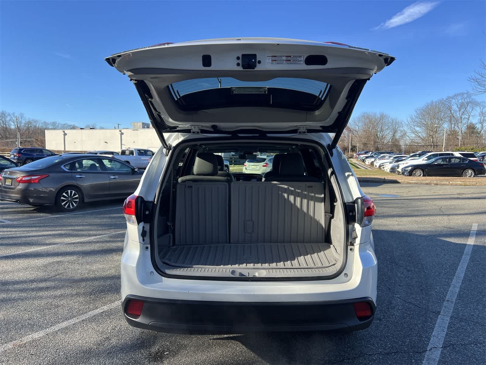 Thumbnail: 2017 Toyota Highlander - 27