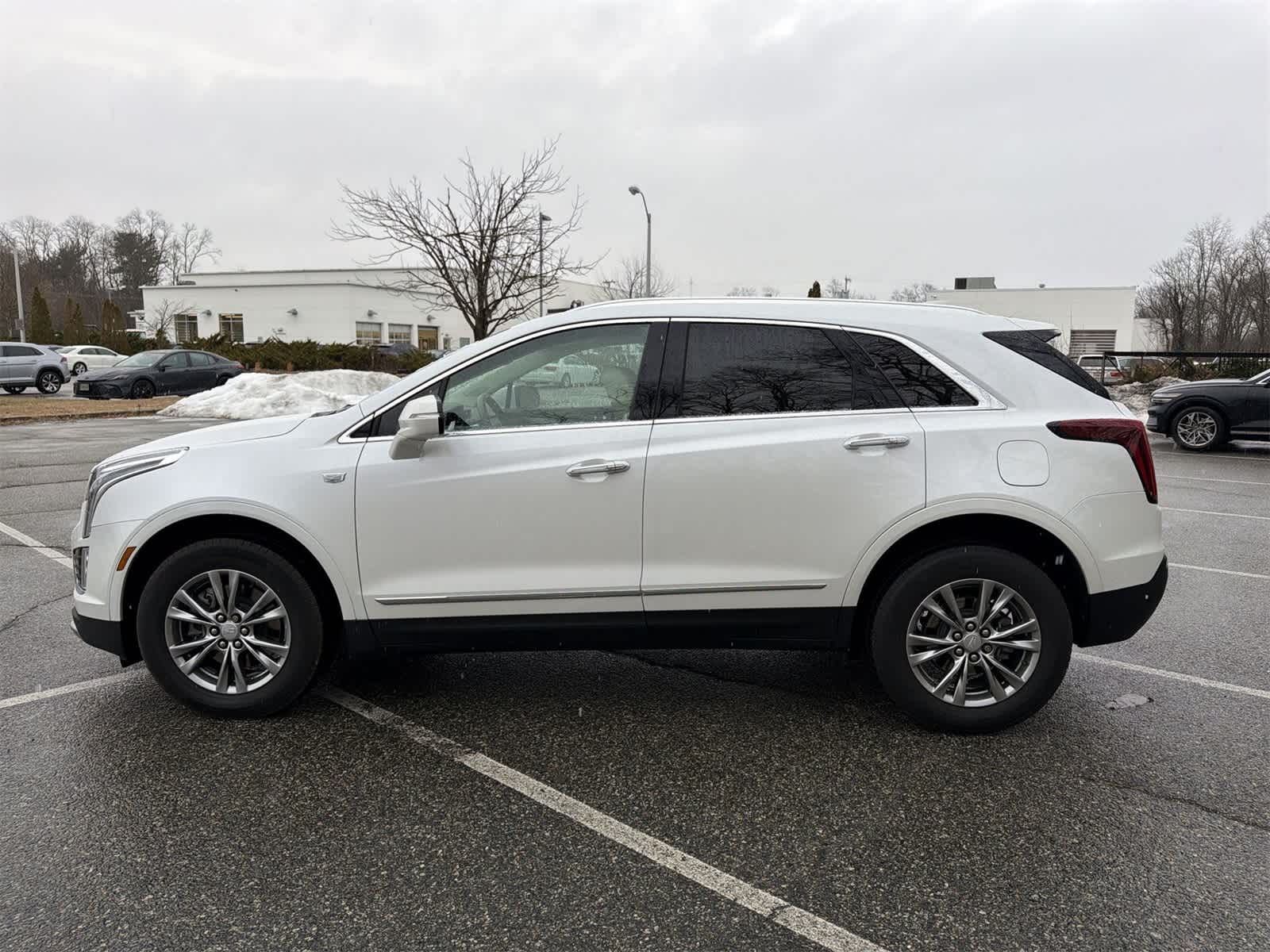 Thumbnail: 2022 Cadillac XT5 - 11