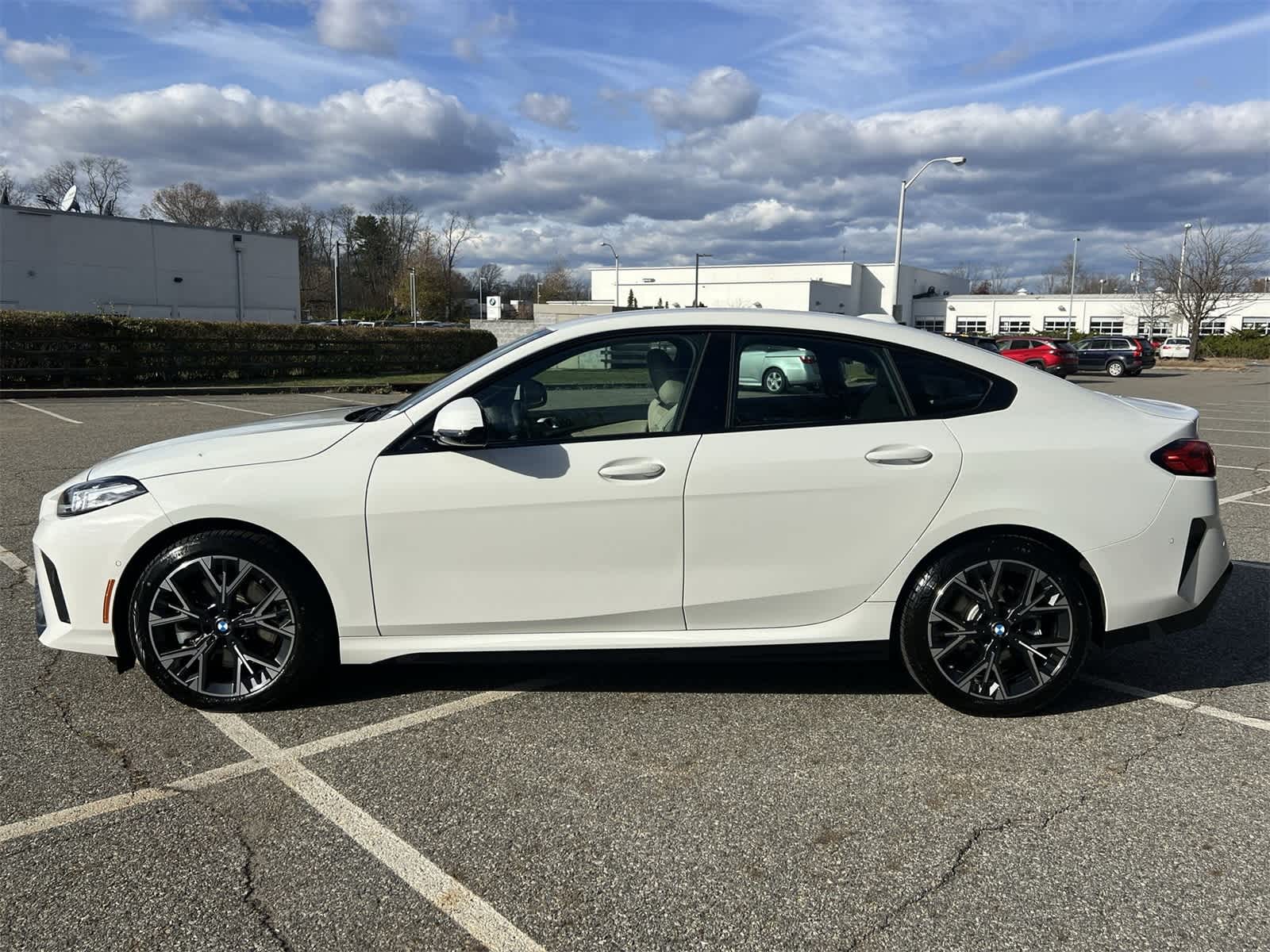 Thumbnail: 2025 BMW 2 Series - 11