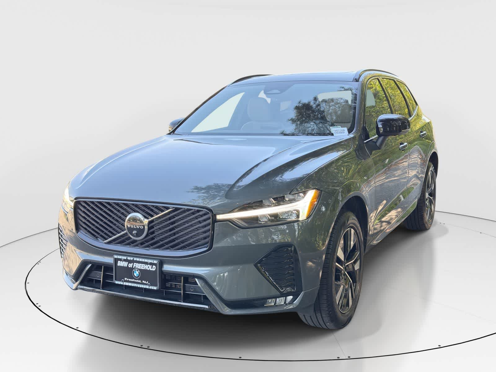 2026 Volvo XC60 B5 Plus Dark AWD's photo