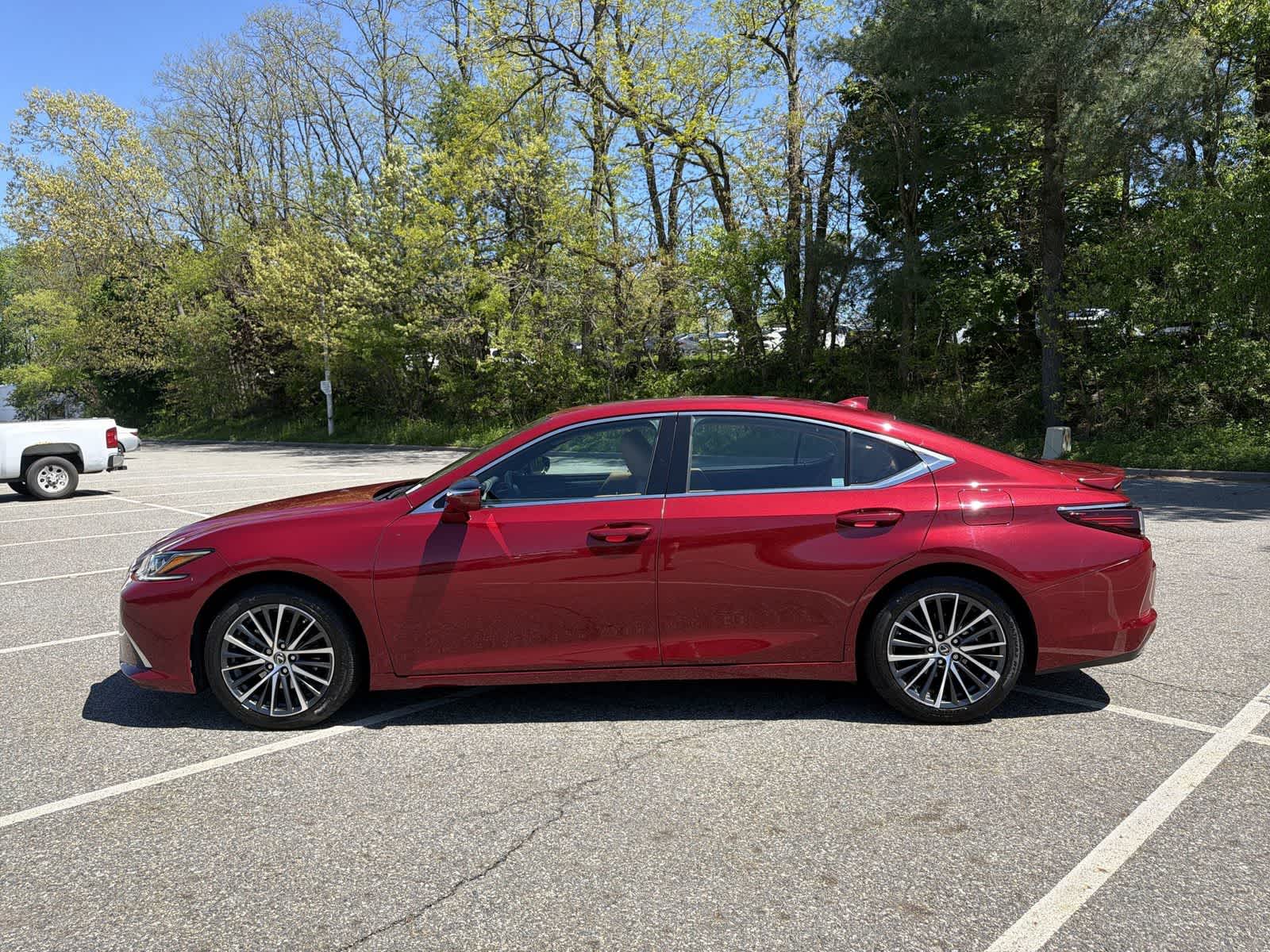 Thumbnail: 2022 Lexus ES - 11