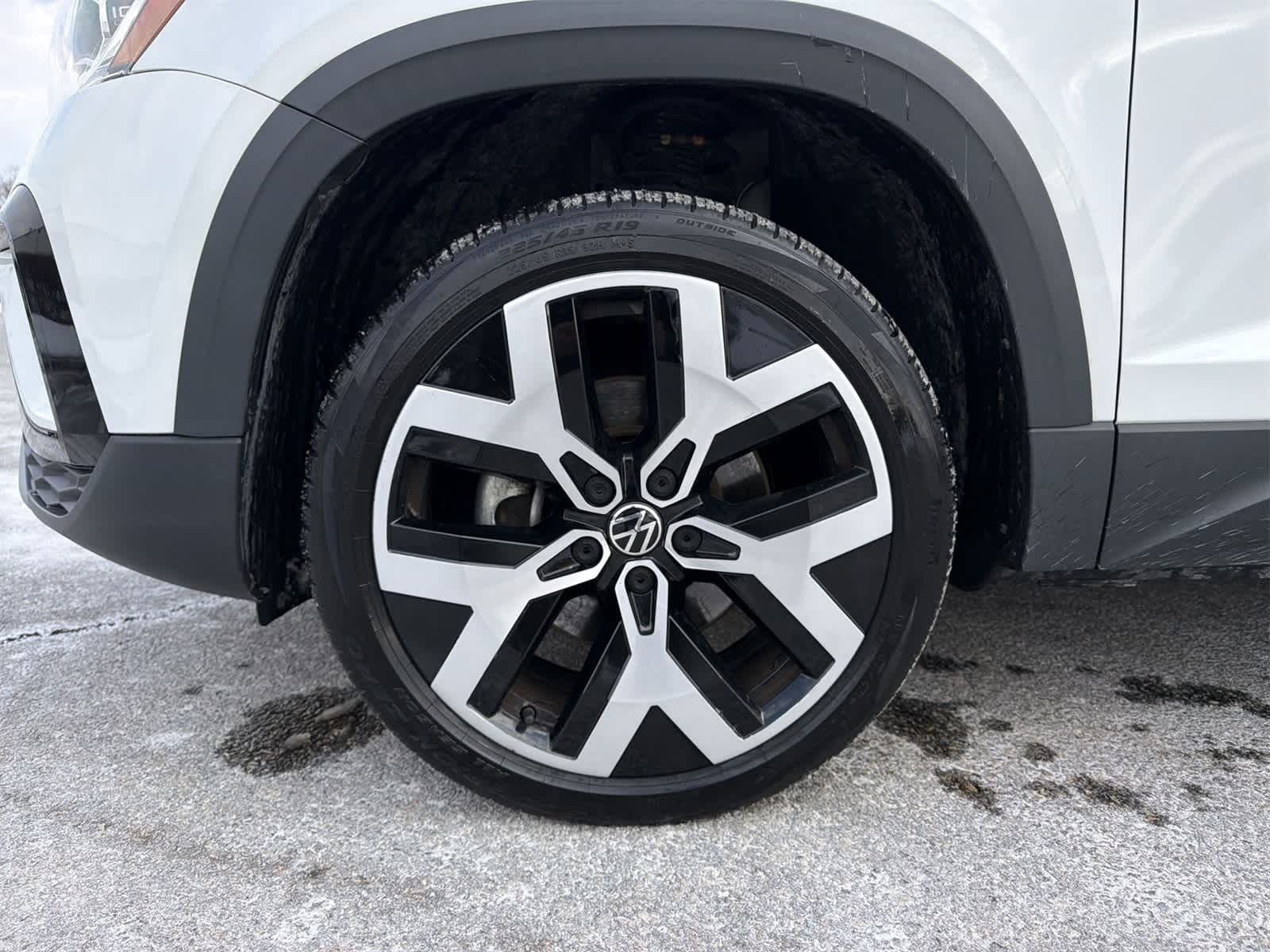 Thumbnail: 2022 Volkswagen Taos - 16