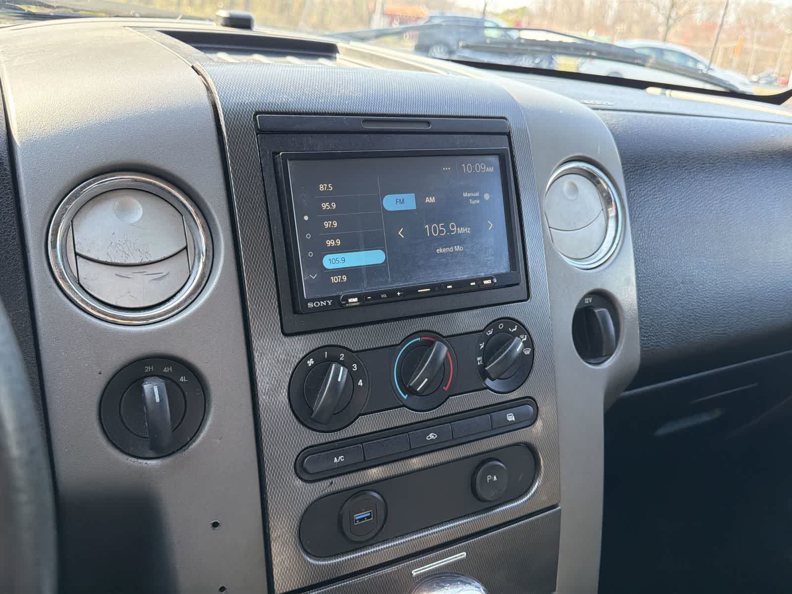 Thumbnail: 2006 Ford Econoline - 24