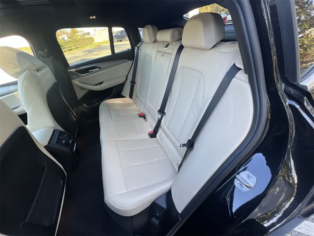 Thumbnail: 2023 BMW X4 - 21