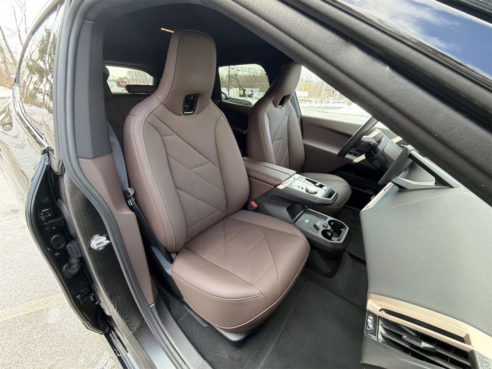 Thumbnail: 2026 BMW iX - 21