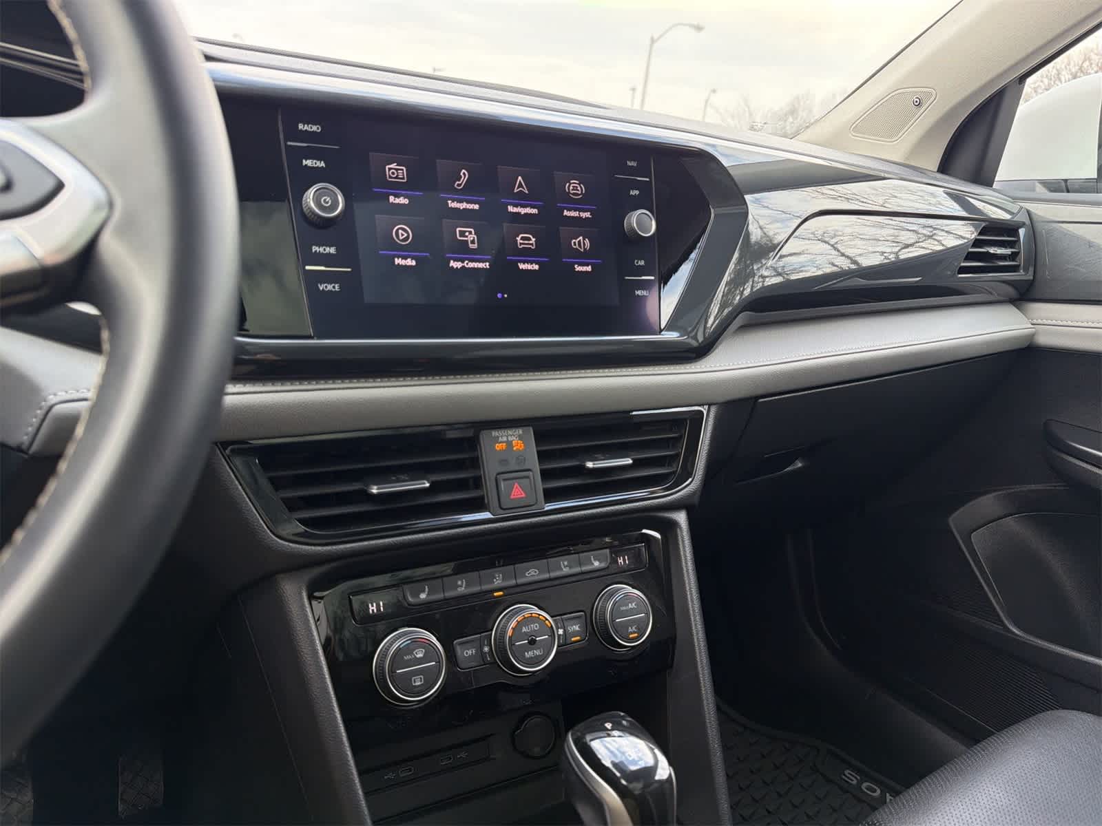 Thumbnail: 2022 Volkswagen Taos - 24