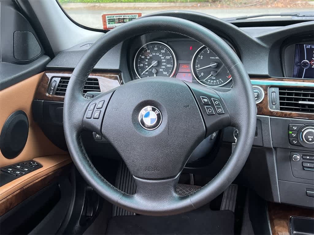 Thumbnail: 2011 BMW 3 Series - 23