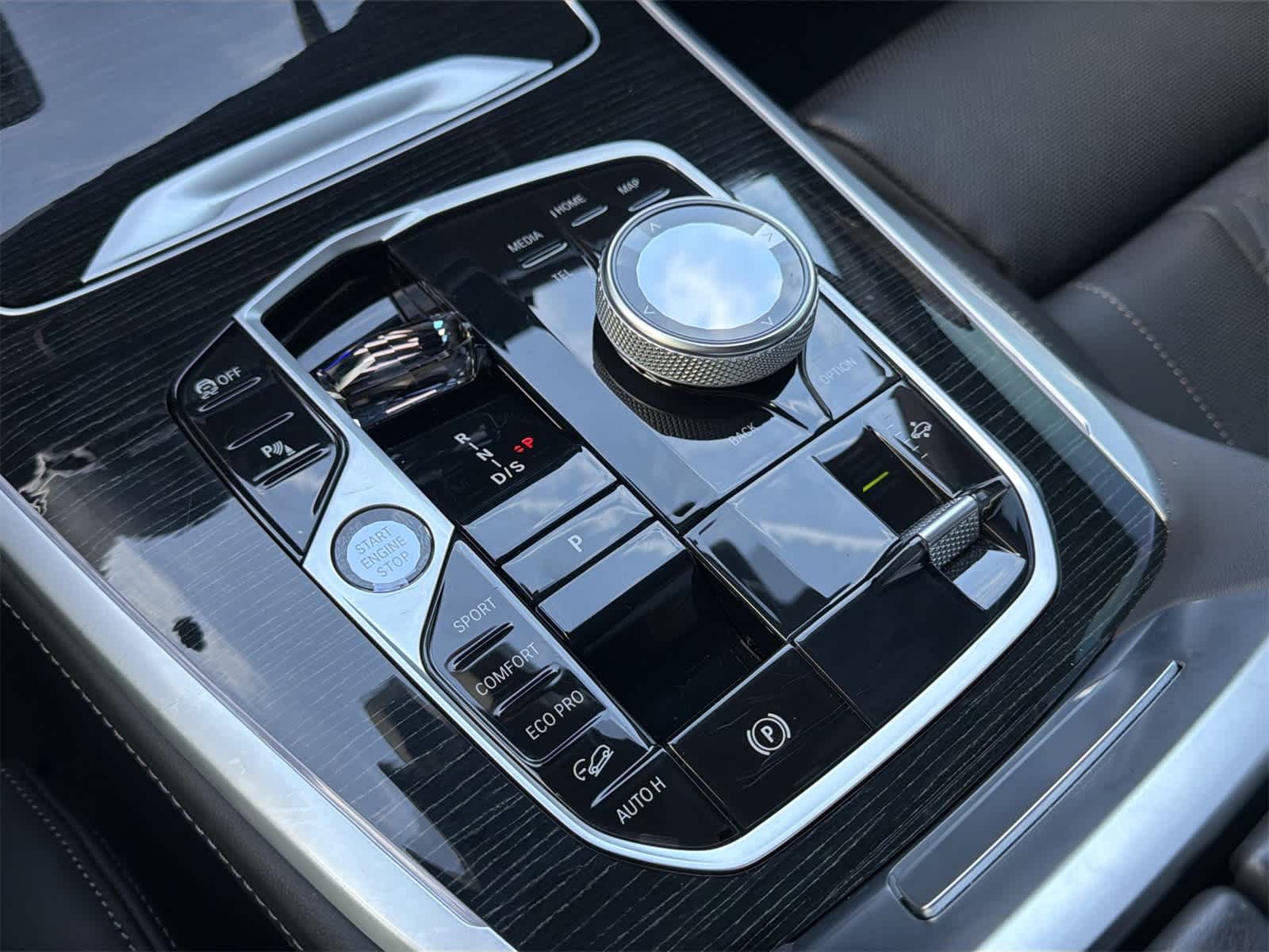 Thumbnail: 2024 BMW X7 - 25