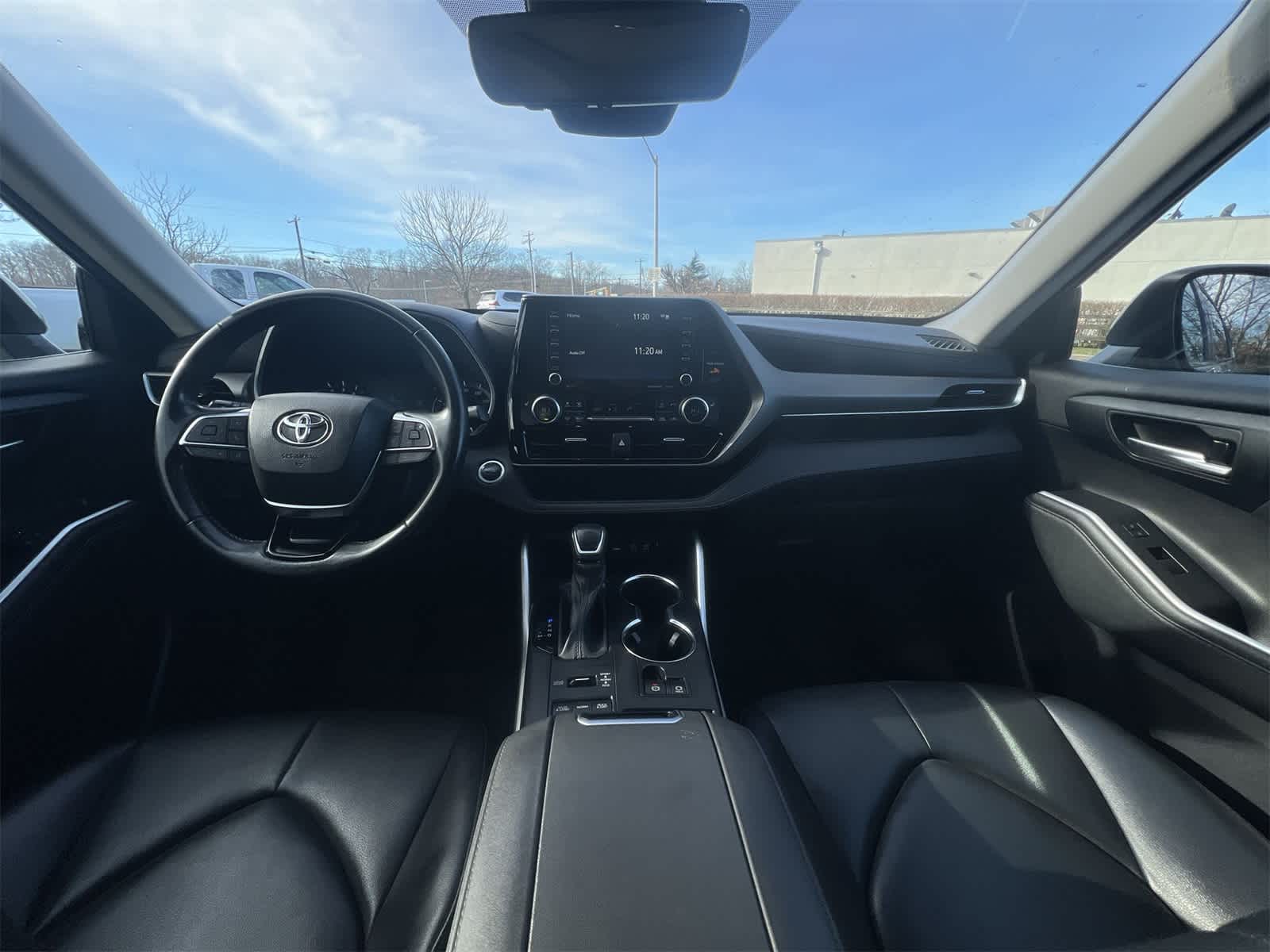 Thumbnail: 2020 Toyota Highlander - 18