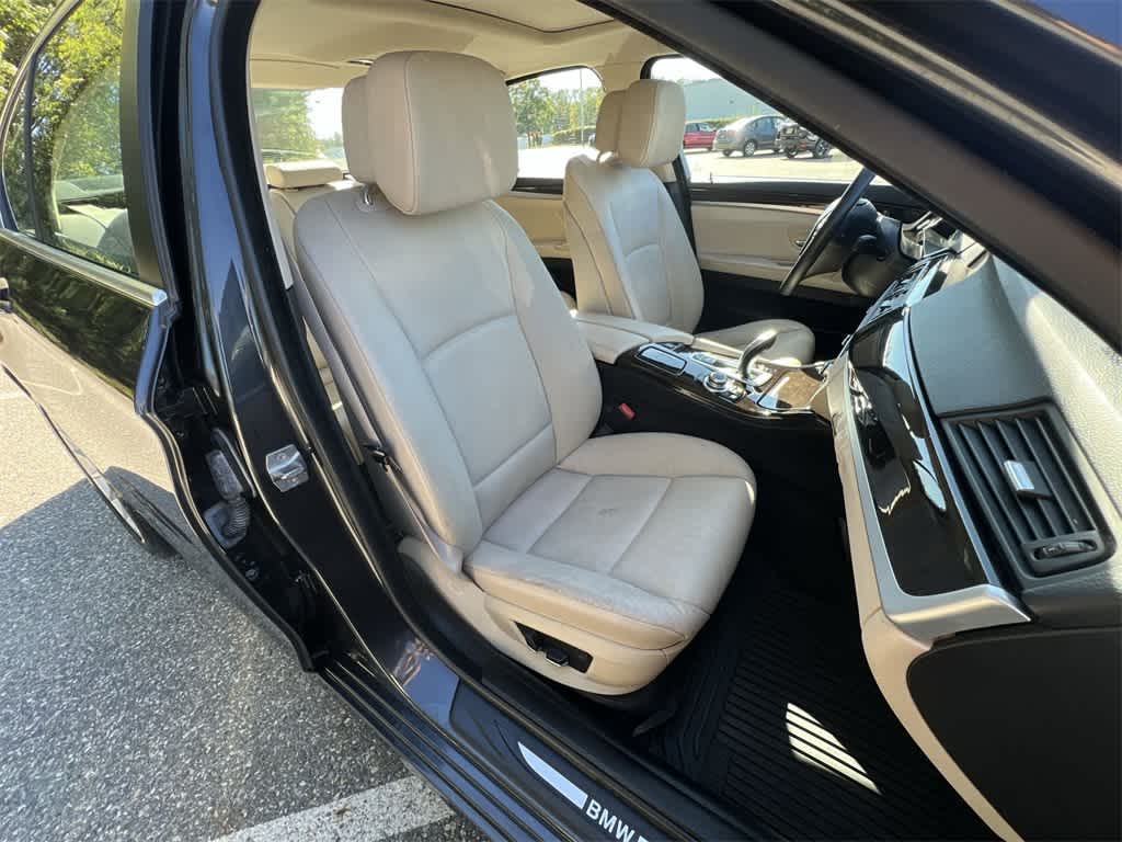 Thumbnail: 2013 BMW 5 Series - 22