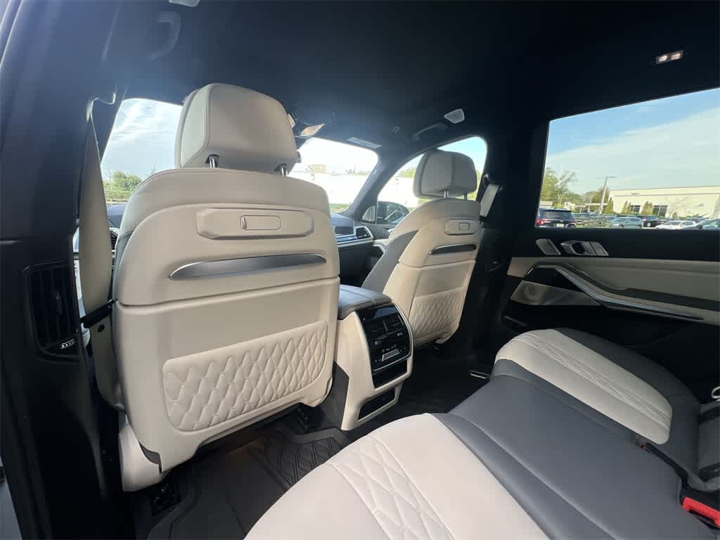 Thumbnail: 2023 BMW X7 - 20