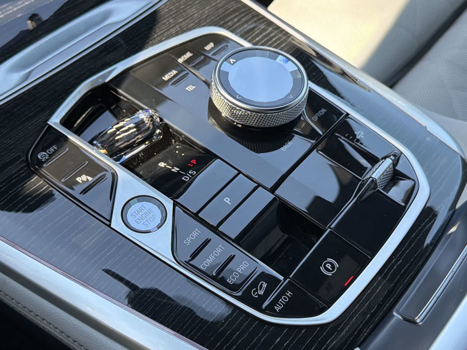 Thumbnail: 2023 BMW X7 - 25