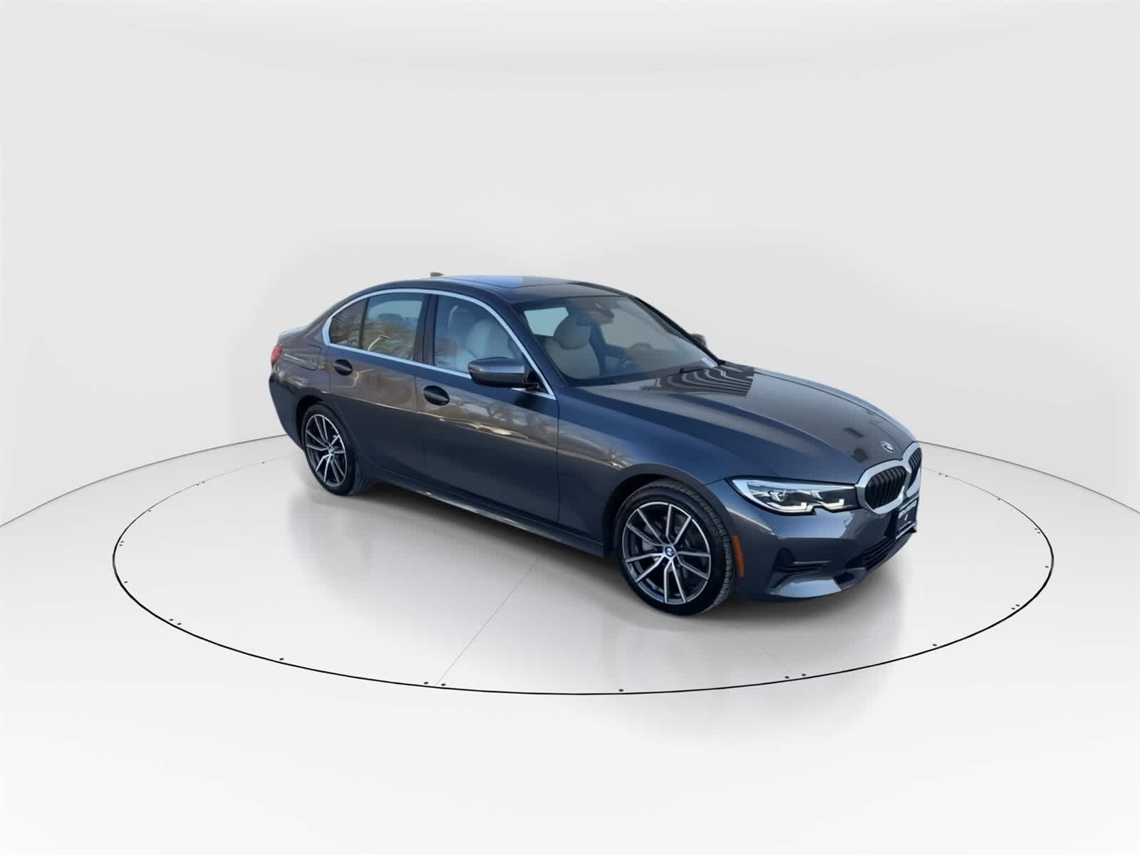 Thumbnail: 2019 BMW 3 Series - 3