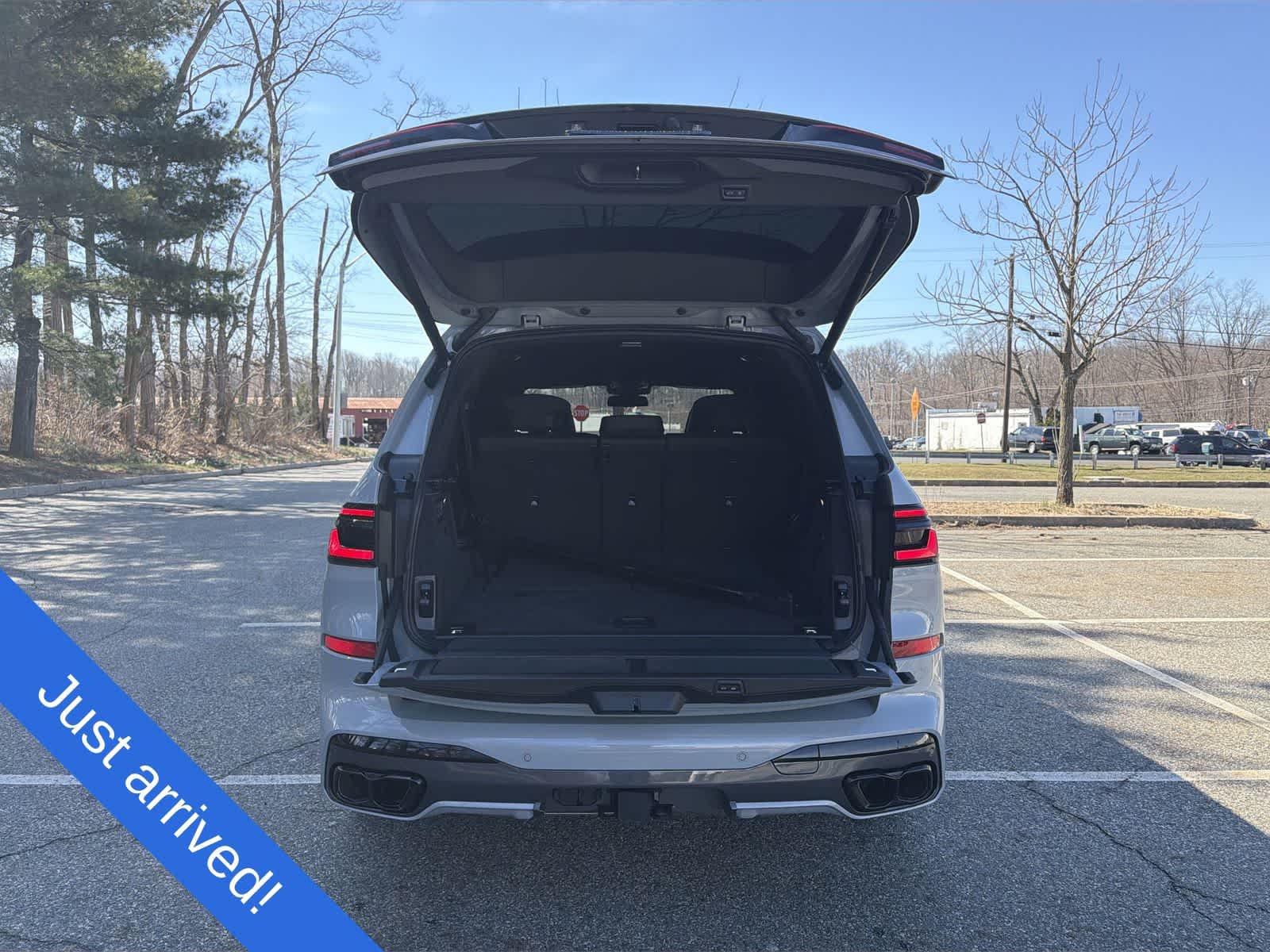 Thumbnail: 2025 BMW X7 - 27