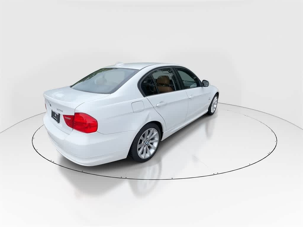 Thumbnail: 2011 BMW 3 Series - 8