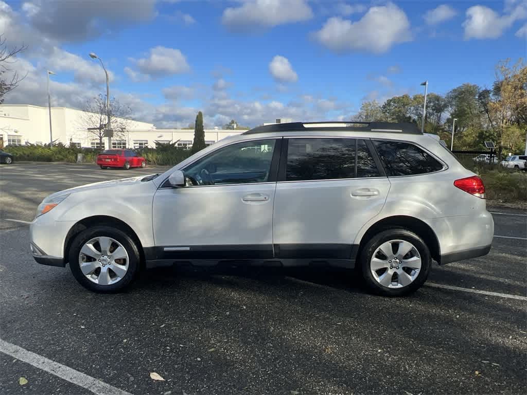 Thumbnail: 2011 Subaru Outback - 11