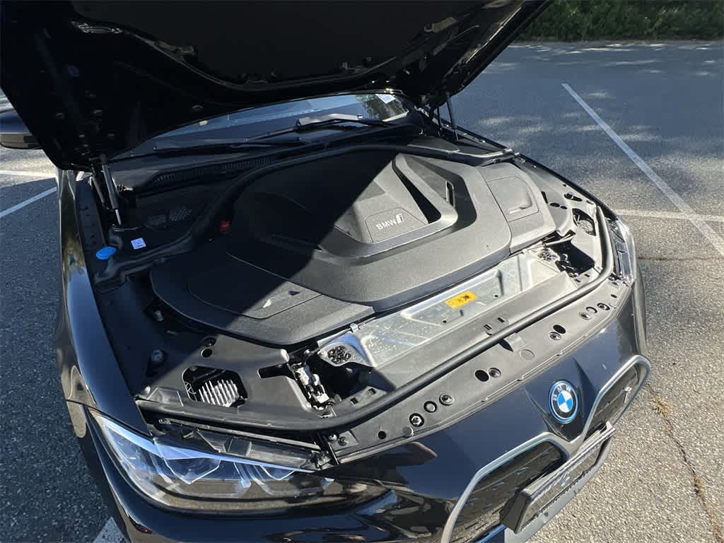 Thumbnail: 2023 BMW i4 - 17