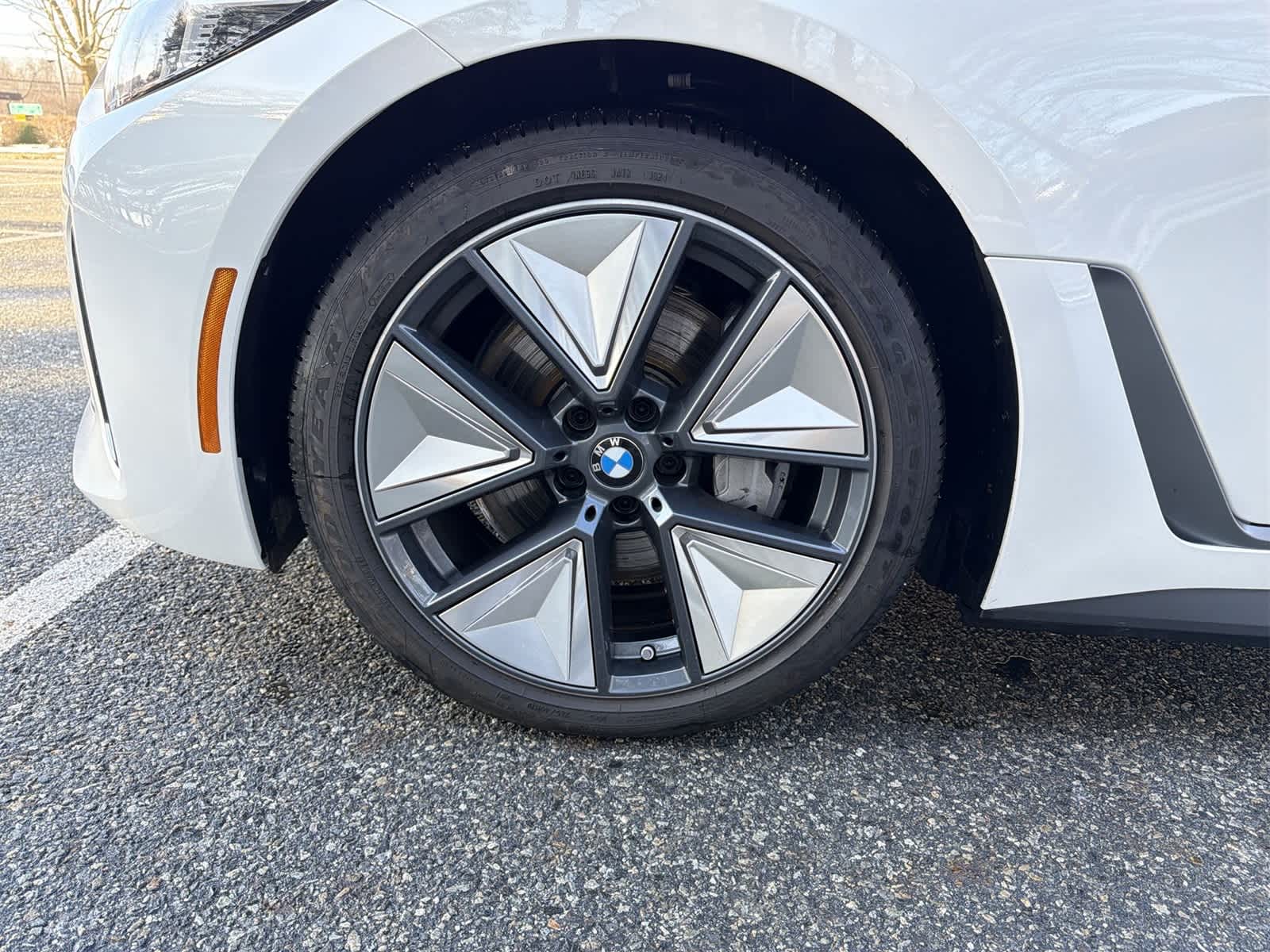 Thumbnail: 2025 BMW i4 - 16