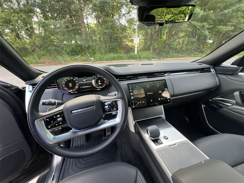 Thumbnail: 2025 Land Rover Range Rover - 17