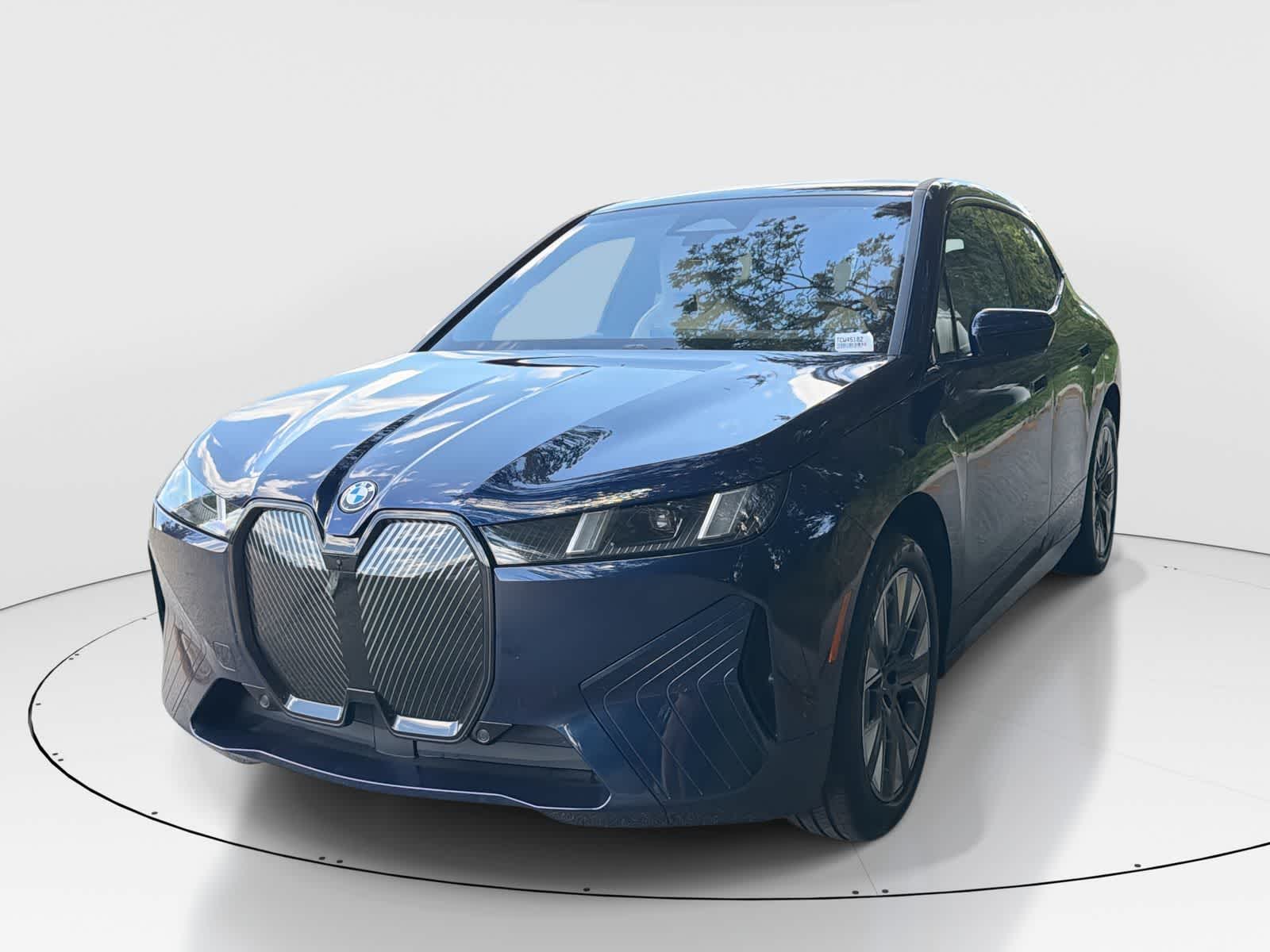 2026 BMW iX xDrive60's photo