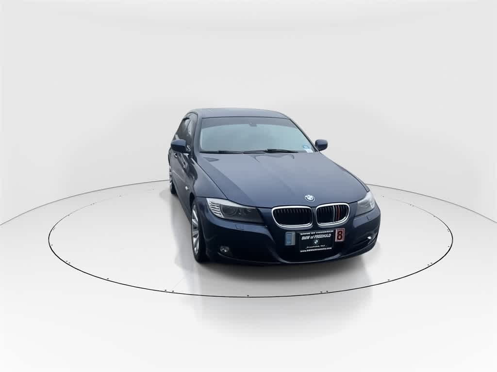 Thumbnail: 2011 BMW 3 Series - 4