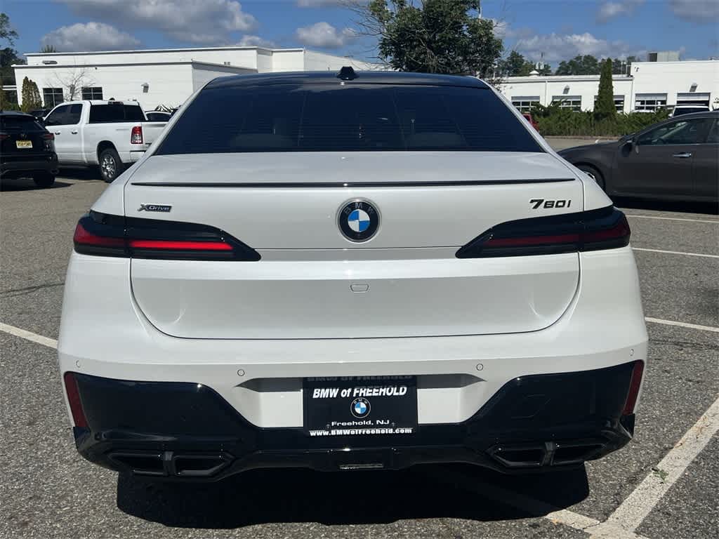 Thumbnail: 2023 BMW 7 Series - 13