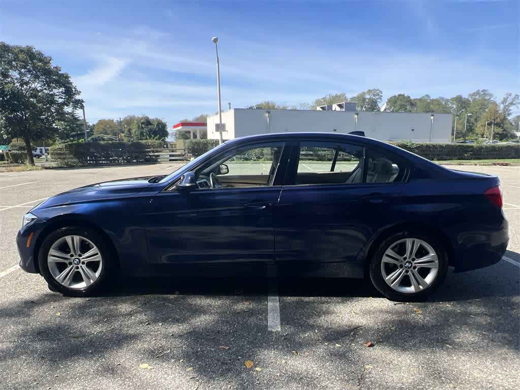 Thumbnail: 2016 BMW 3 Series - 11