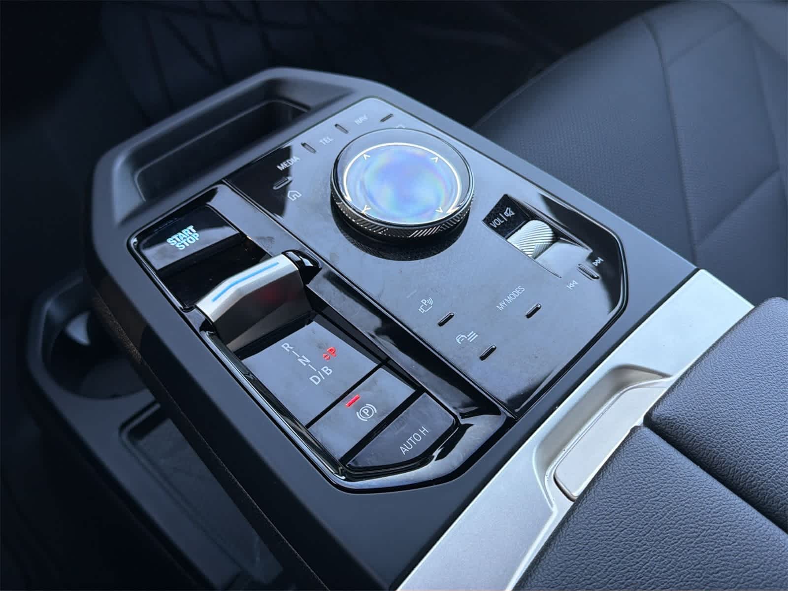 Thumbnail: 2025 BMW iX - 24