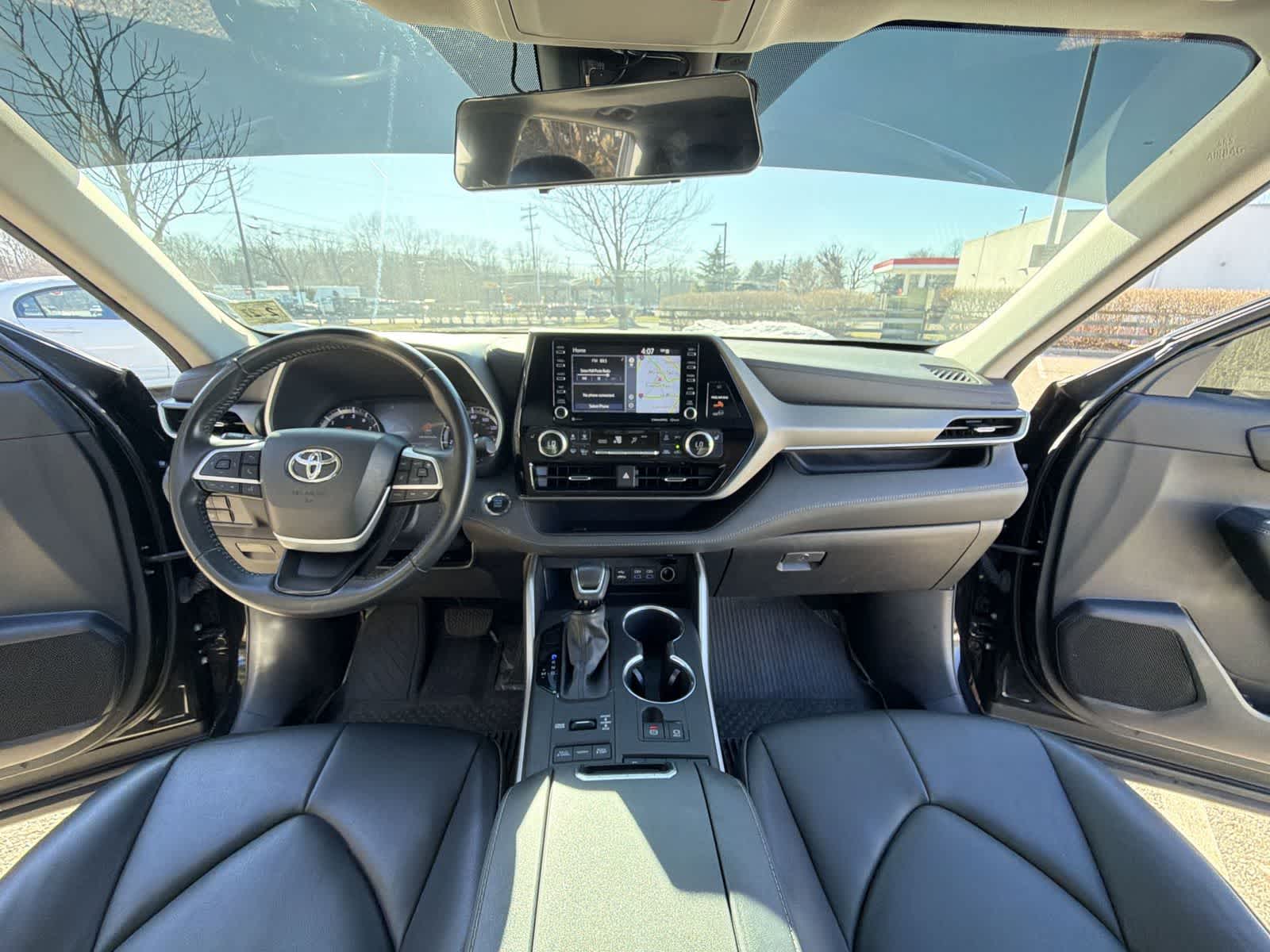 Thumbnail: 2022 Toyota Highlander - 18