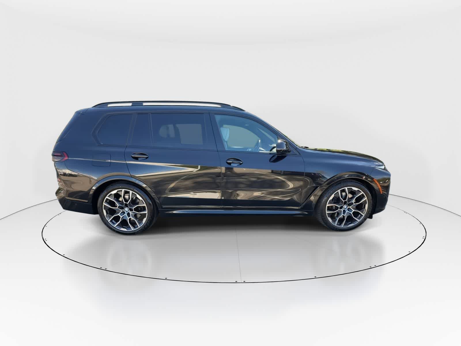 Thumbnail: 2023 BMW X7 - 9