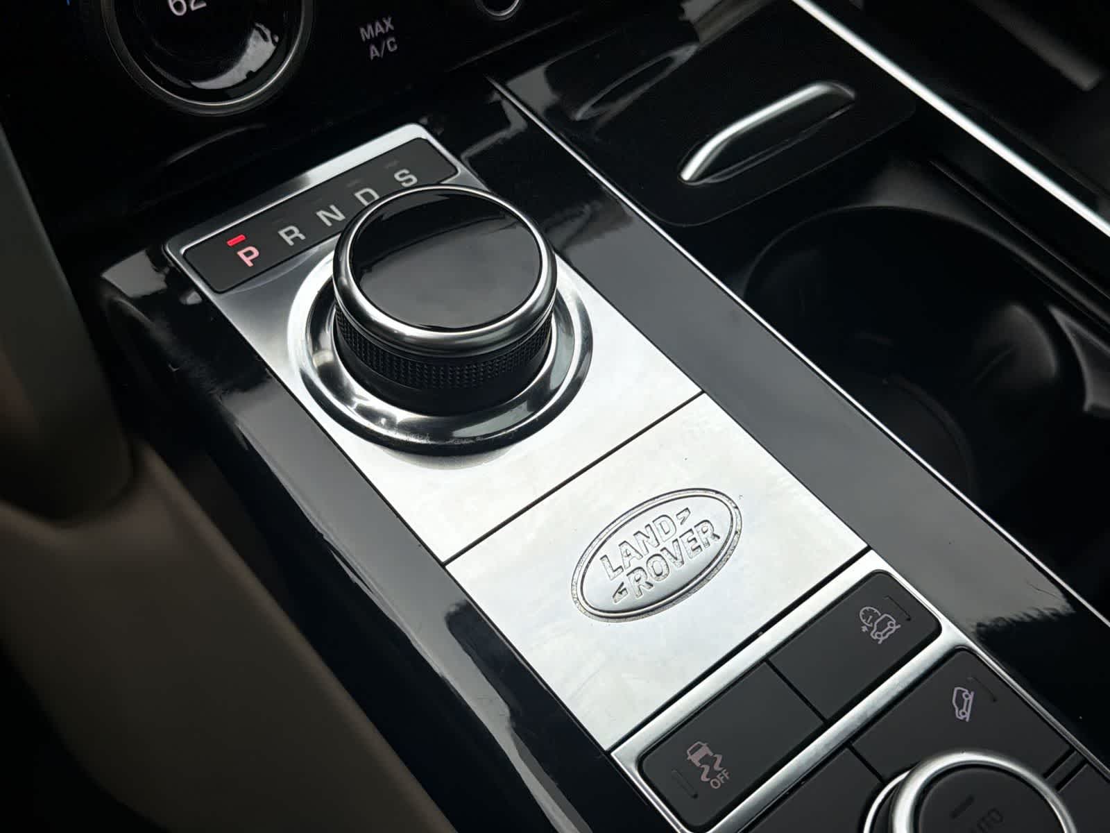 Thumbnail: 2018 Land Rover Range Rover - 25