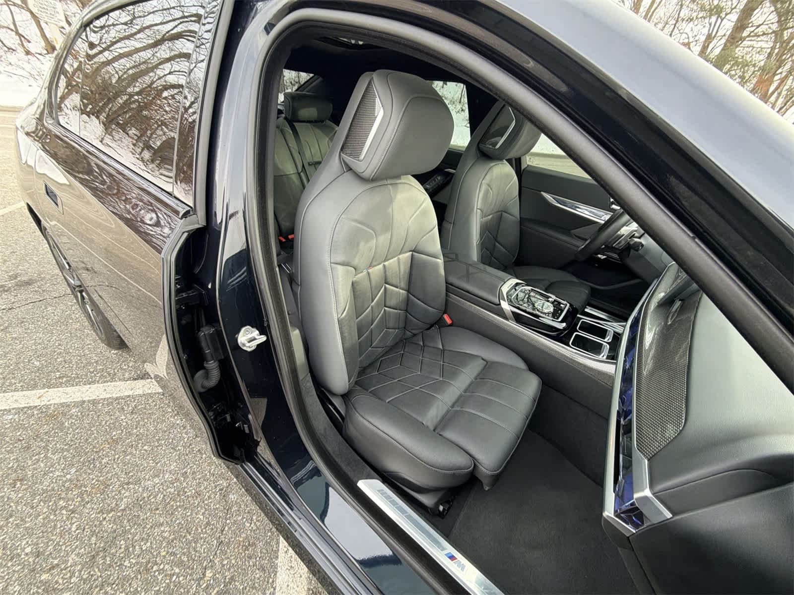 Thumbnail: 2023 BMW 7 Series - 22