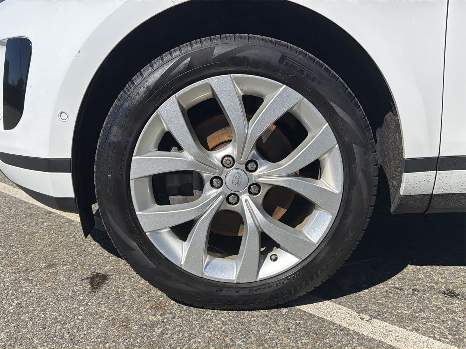 Thumbnail: 2020 Land Rover Range Rover Evoque - 16