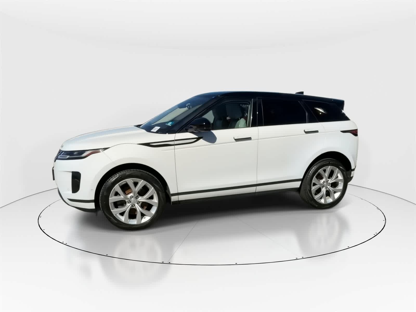 Thumbnail: 2020 Land Rover Range Rover Evoque - 4