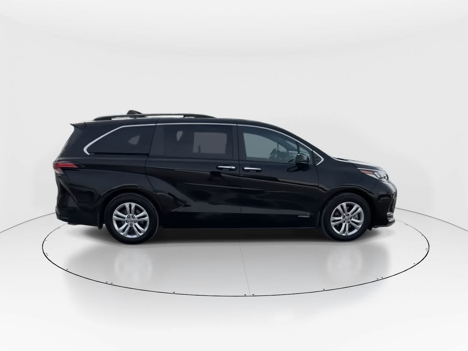Thumbnail: 2021 Toyota Sienna - 2