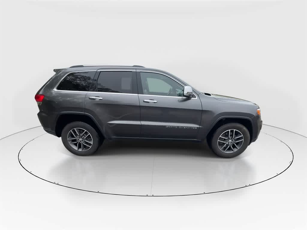 Thumbnail: 2017 Jeep Grand Cherokee - 9
