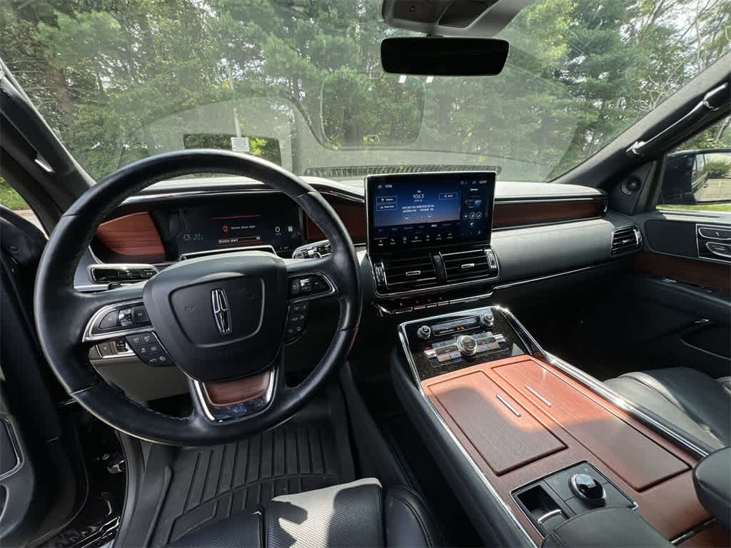 Thumbnail: 2023 Lincoln Navigator - 17