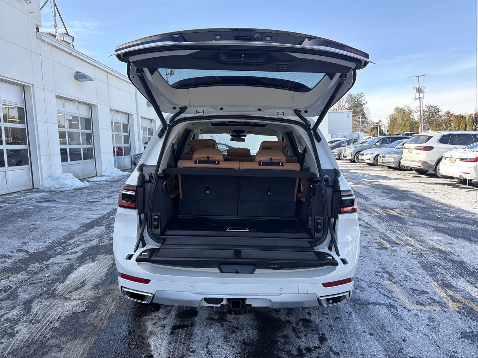 Thumbnail: 2026 BMW X7 - 27