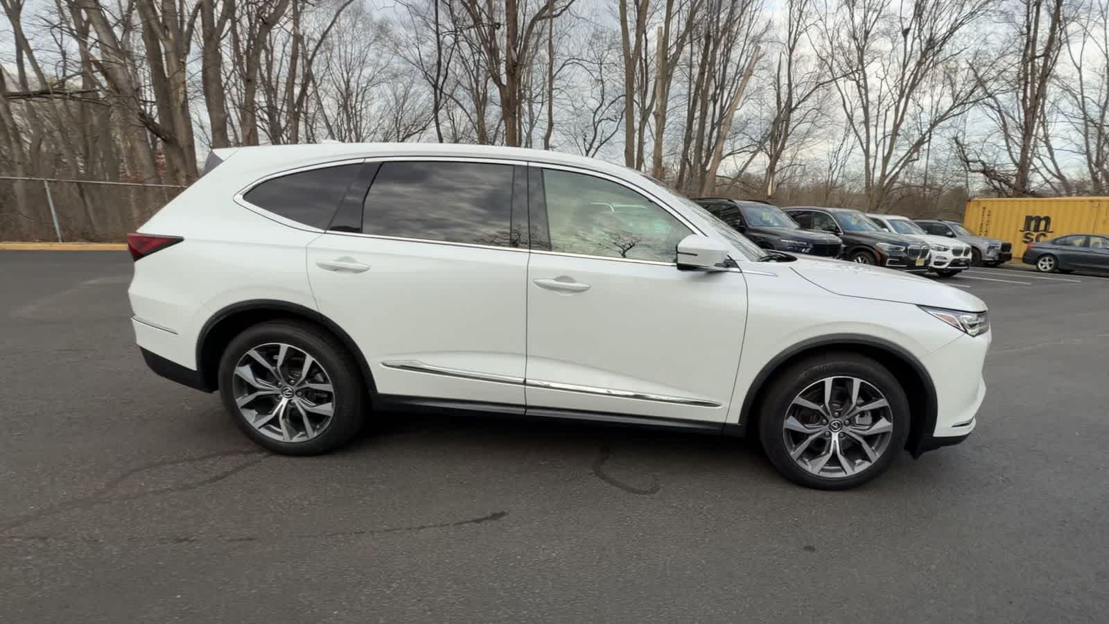 Thumbnail: 2022 Acura MDX - 9