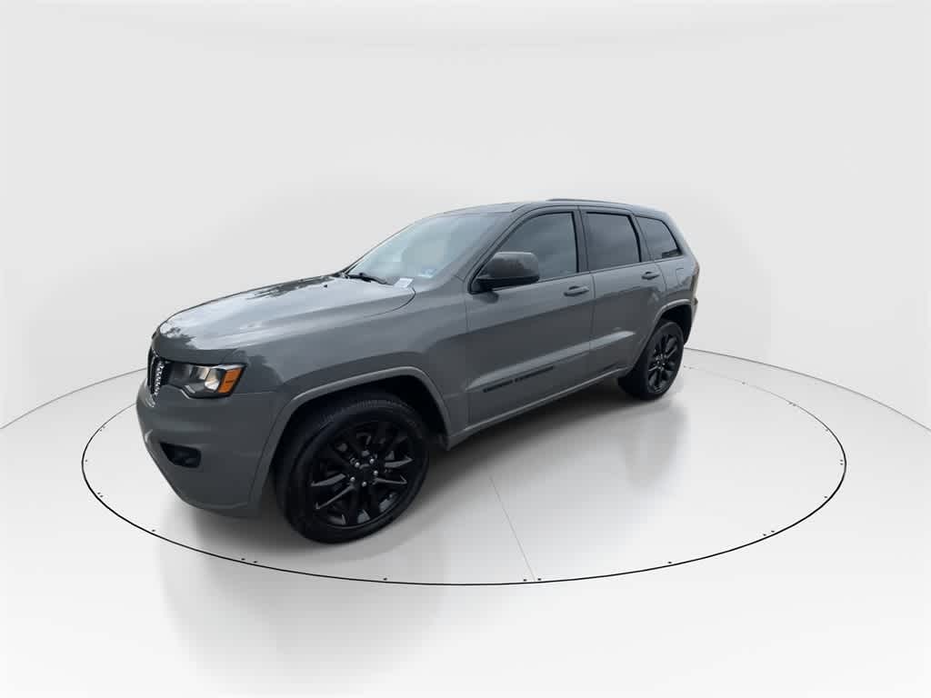 2020 Jeep Grand Cherokee Altitude photo 3