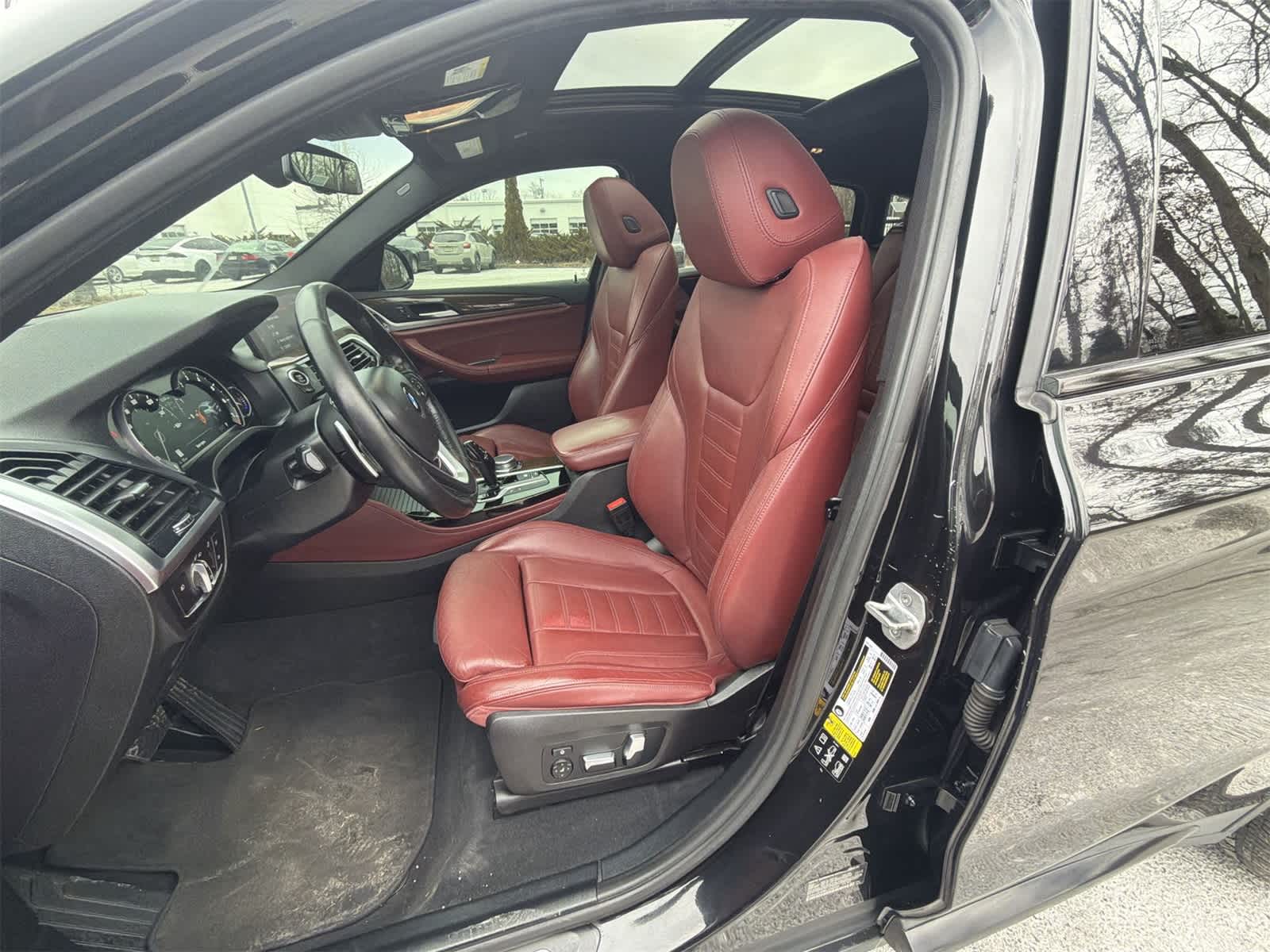 Thumbnail: 2019 BMW X4 - 19